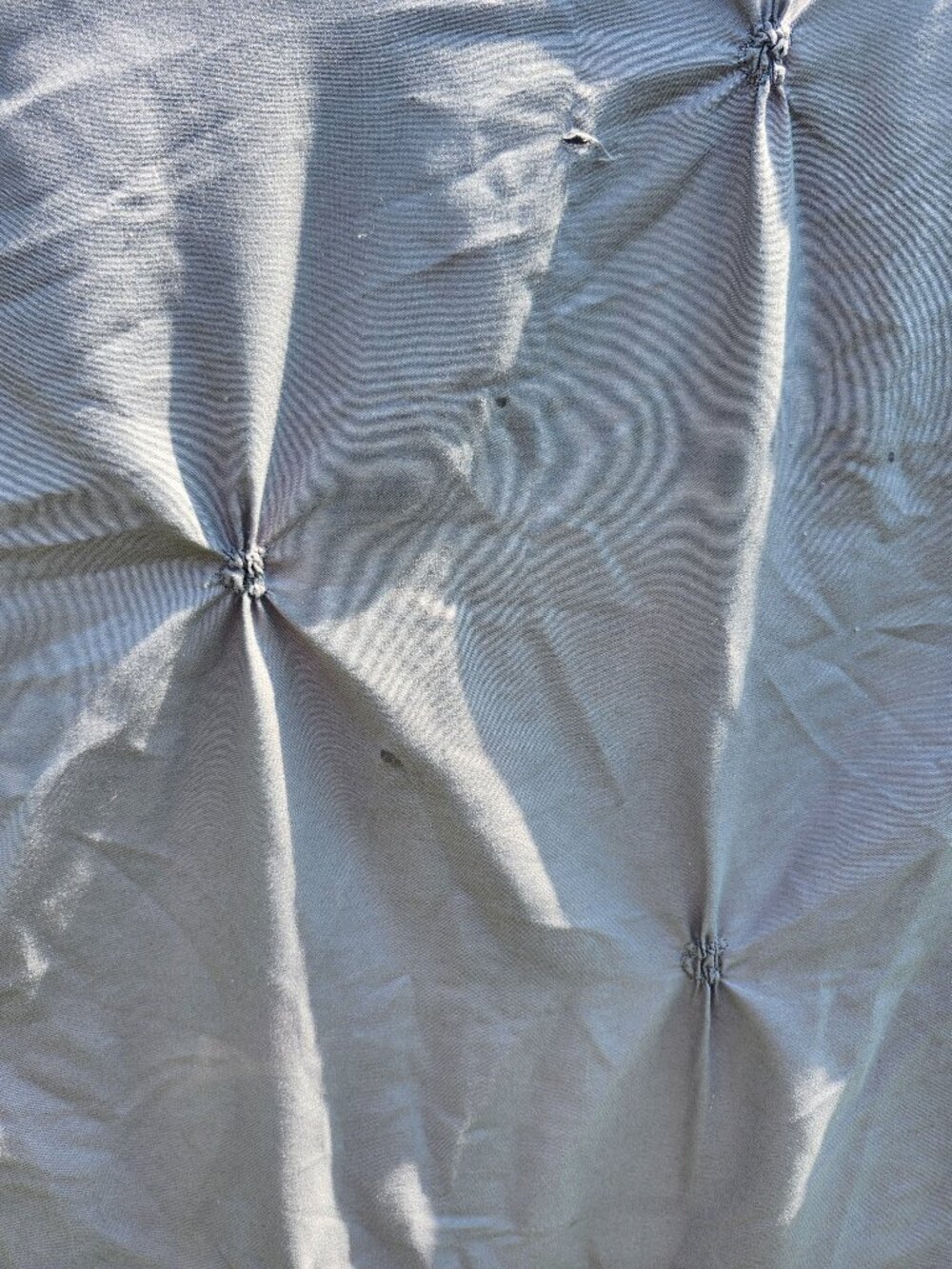 HIG queen comforter & matching shams 90" x 92" - Picture 14 of 15